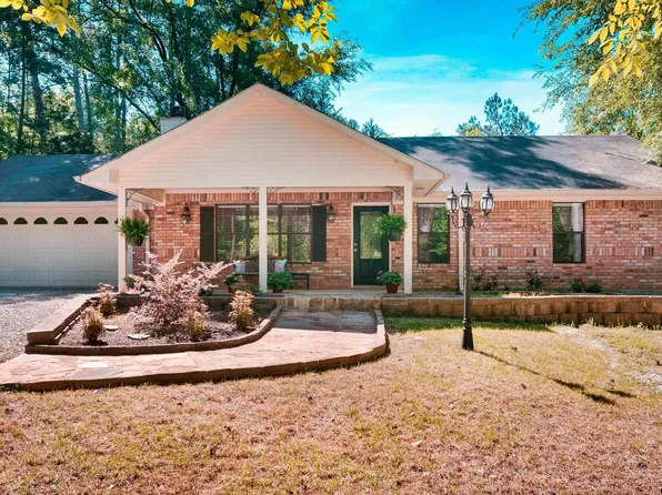 352 Raton Pass, Holly Lake Ranch, TX 75765