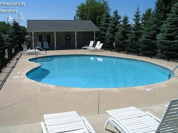 2nd image of 2245 S Emerald Shores Dr
