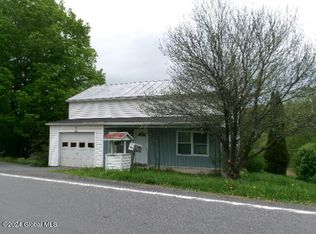 555 Barnerville Rd, Howes Cave, NY 12092