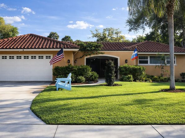 2 Sunset Bay Dr
