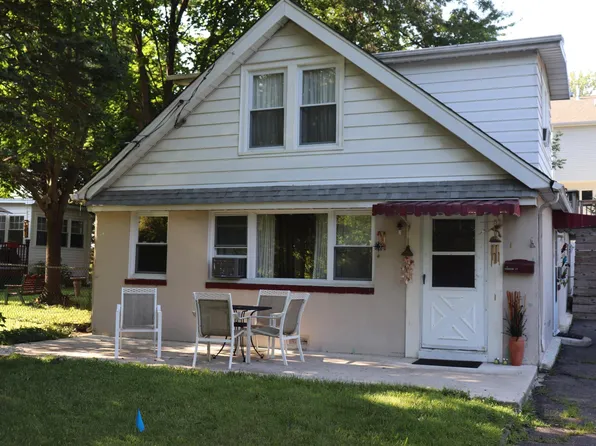5 Georgene Ct, Parsippany, NJ 07054