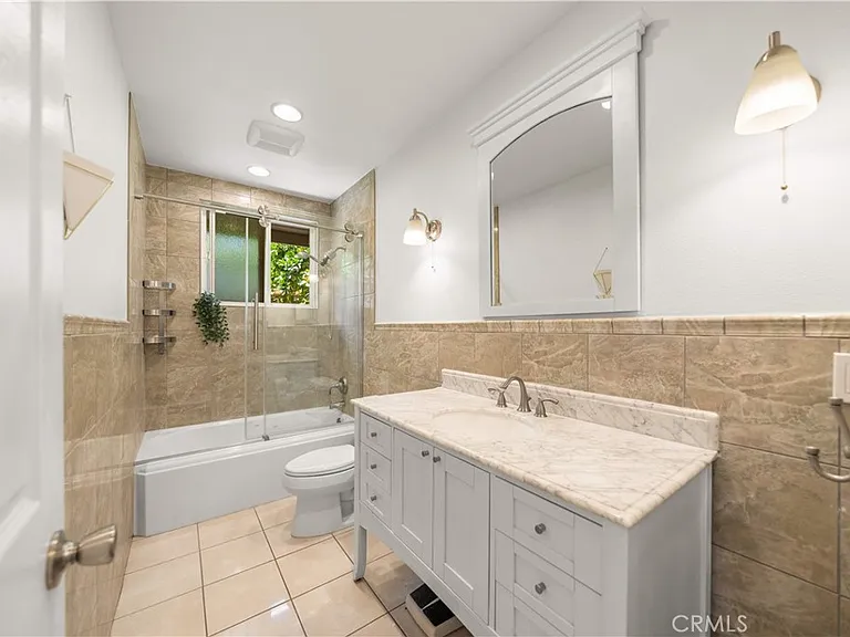1033 S Isabella Ave — Photo 31