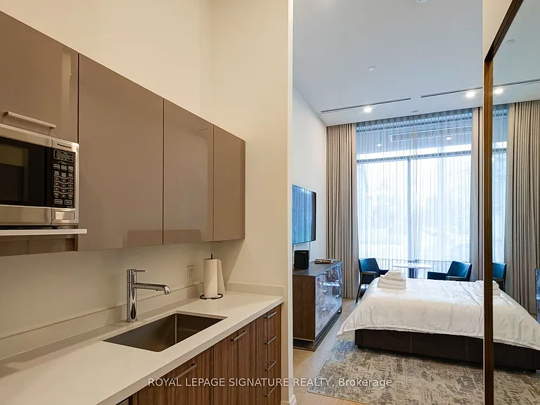 285 Avenue Rd #303 — Photo 44