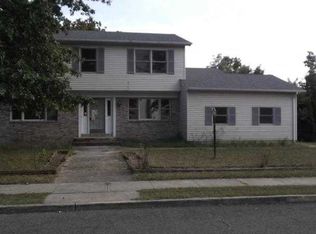 22 Hixon Dr, Burlington, NJ 08016