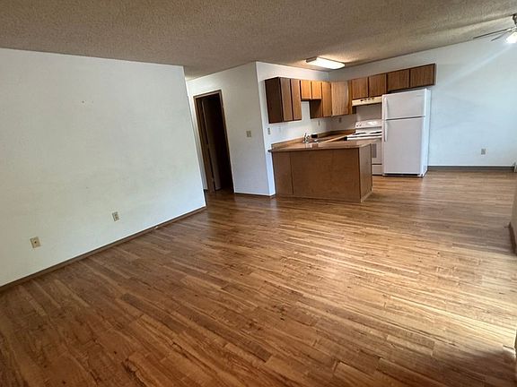 3rd image of 546 Ouida Way APT 1