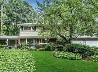 57 Briarfield Ln, Huntington, NY 11743