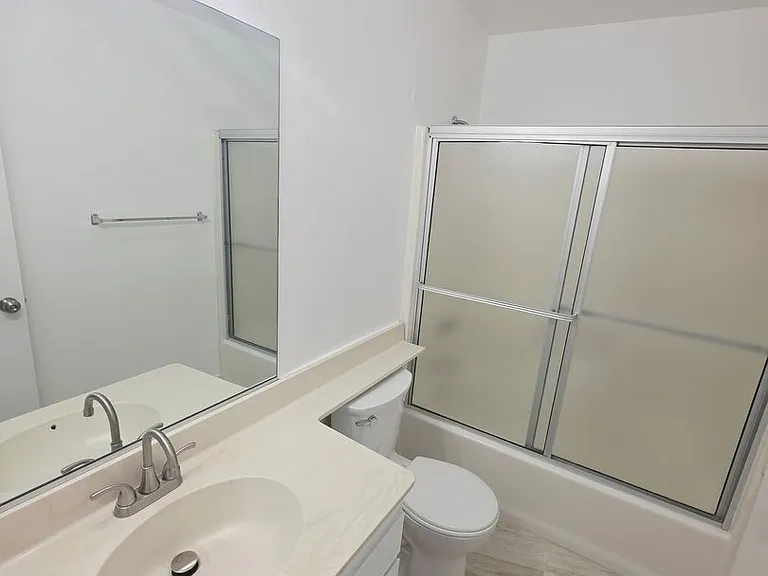 1105 Melrose Ave — Photo 9