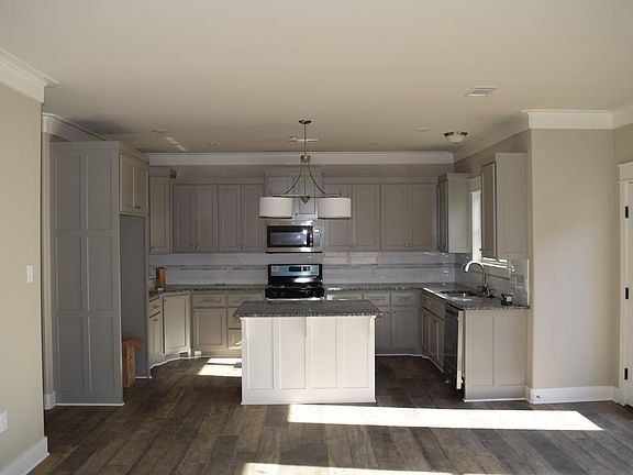 2nd image of 1140 Turnberry Dr