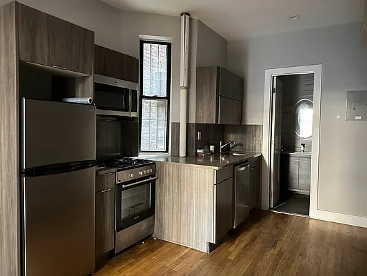 Rented by Premier One Realty LLC | media 4