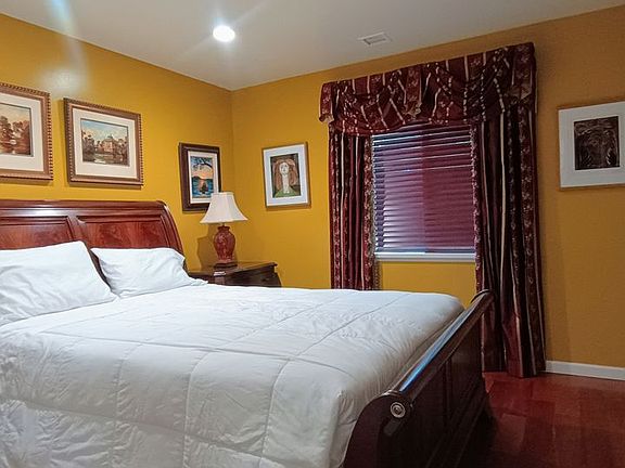 4th image of 21323 Conradi Ave