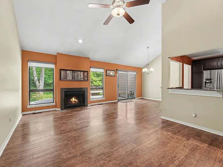 701 Charing Ct — Photo 26