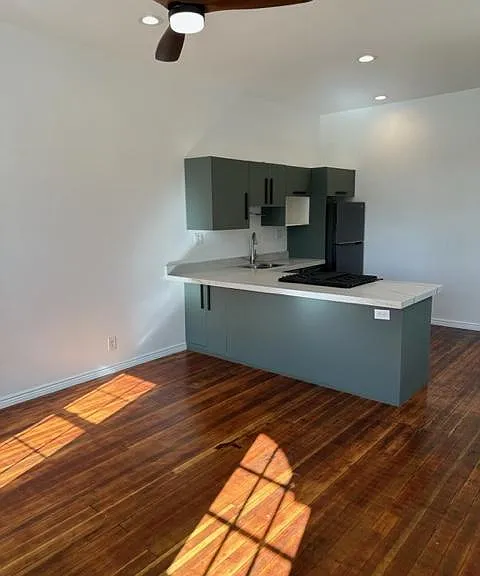 454 N Tuttle Ct — Photo 7