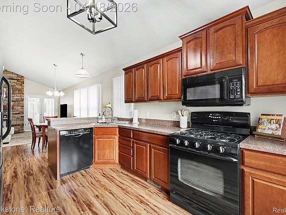 5th image of 49671 Fuller Rd