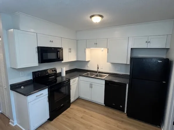 90 Ashley Hall Plantation Rd APT D, Charleston, SC 29407