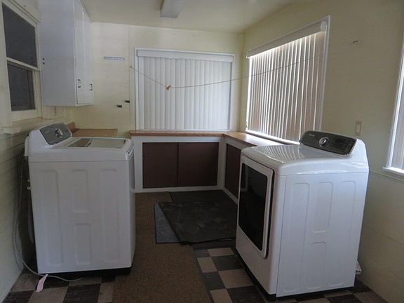 4th image of 847 N Campus Ave