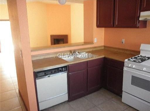 4th image of 5627 Gorham Ave