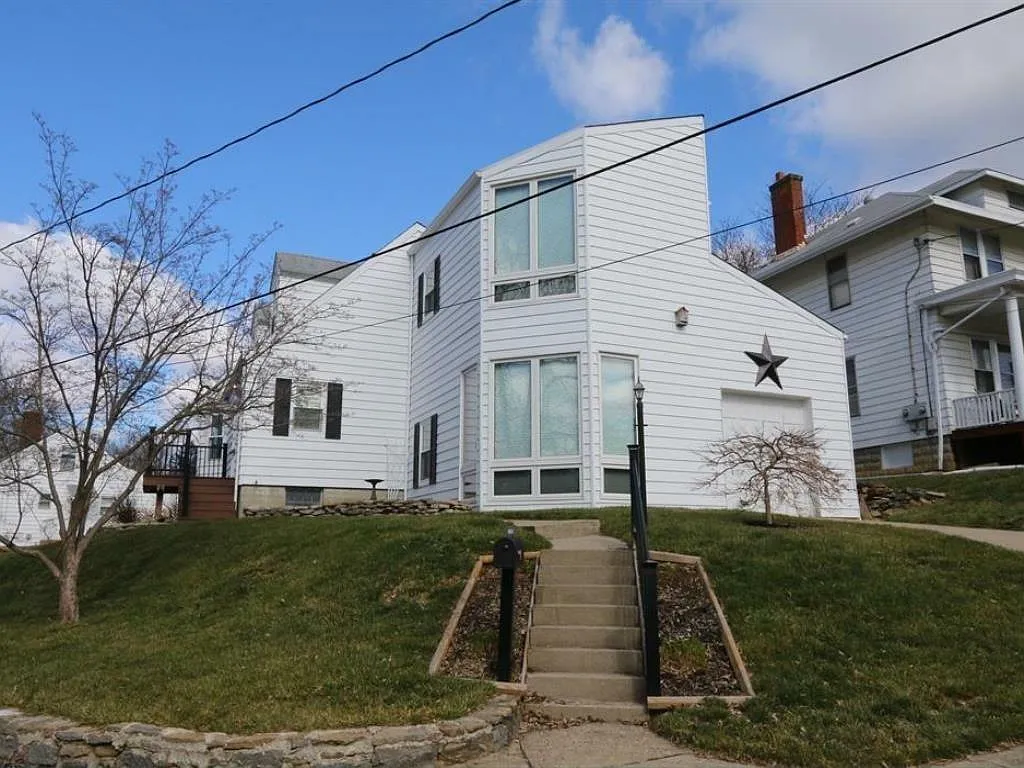 4 Cherry Ln photo 1