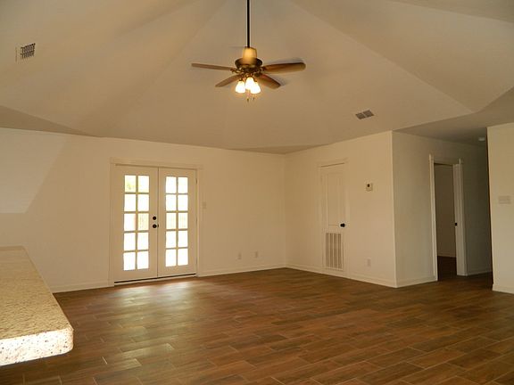 5th image of 201 San Felipe St
