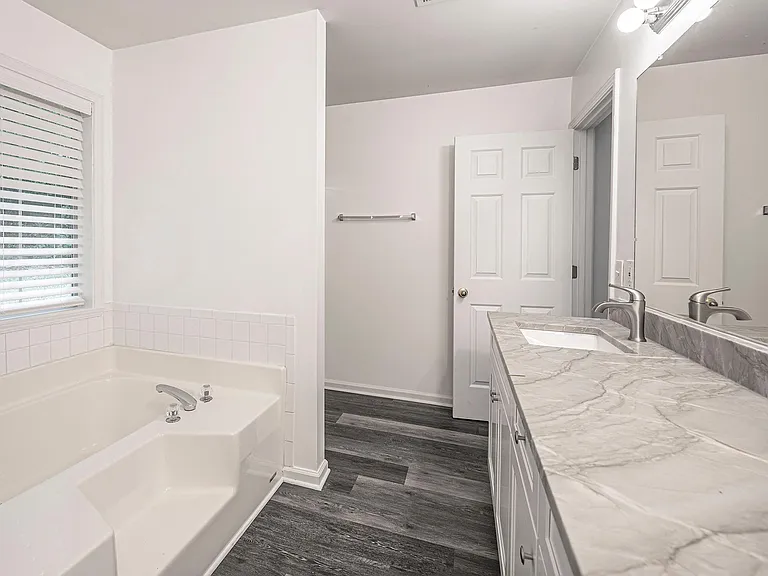2285 Shady Oaks Dr — Photo 18