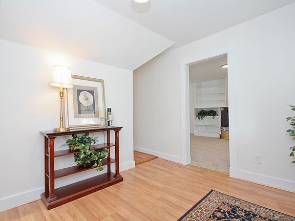 4th image of 38 Virginia St