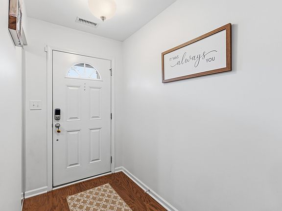 4th image of 5345 Big Bass Dr