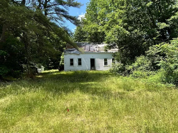 678 Lewiston Road, New Gloucester, ME 04260