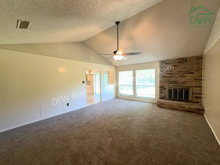 1613 Edge Hill Rd — Photo 2