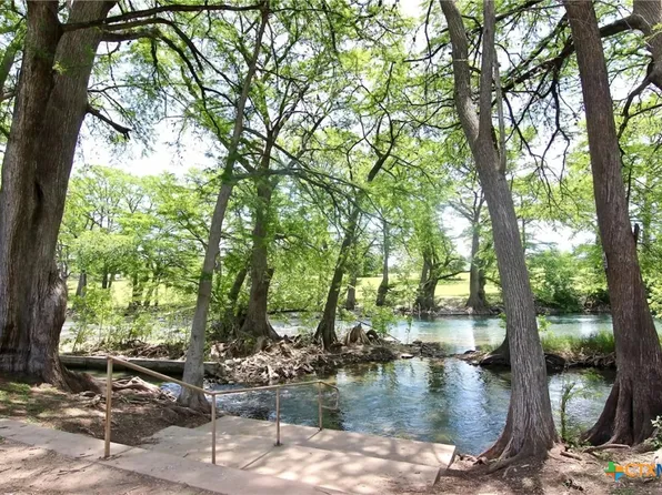730 E Mather St, New Braunfels, TX 78130