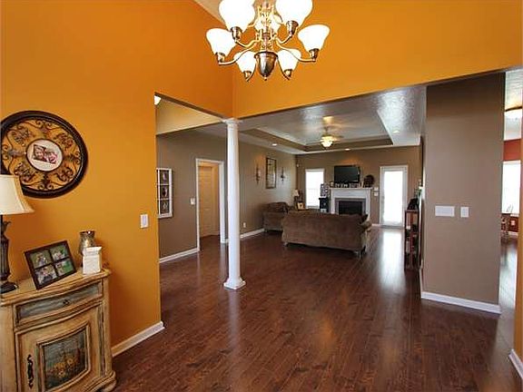 3rd image of 56 Southwood Dr