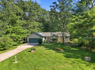 126 Forestville Dr, Houghton Lake, MI 48629