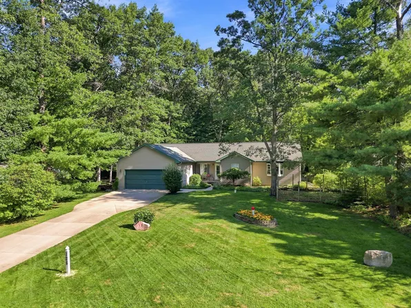 126 Forestville Dr, Houghton Lake, MI 48629