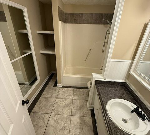 Oversized Bathroom Upstairs.