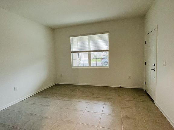 5th image of 905 Citrus Reserve Blvd #B