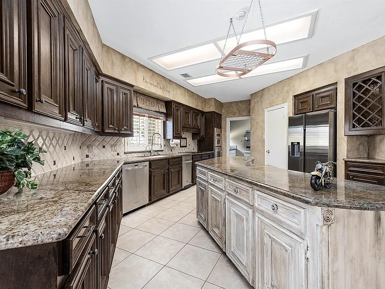 3702 Belle Grove Ln — Photo 18