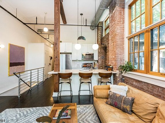 4th image of 25 Clark Street #205