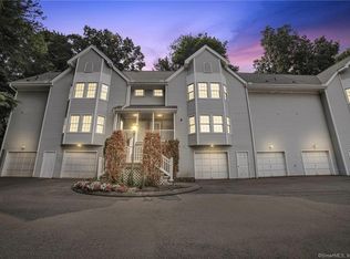 31 Woodhill Rd #31, Milford, CT 06461