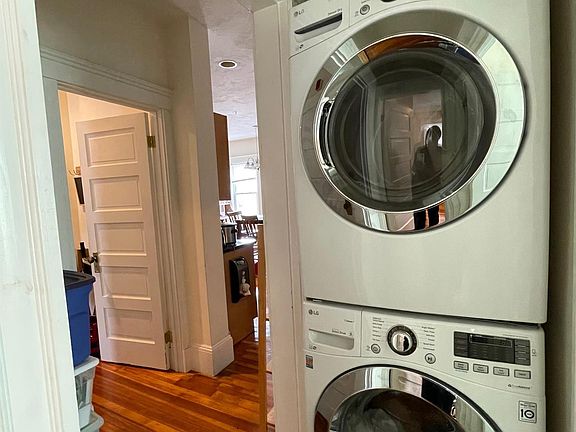 5th image of 183 Rindge Ave #3