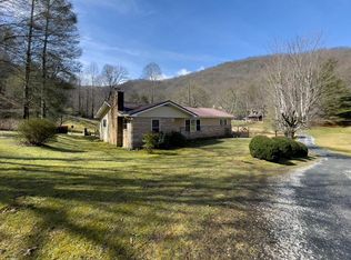 27 Tahquette Branch Rd, Robbinsville, NC 28771