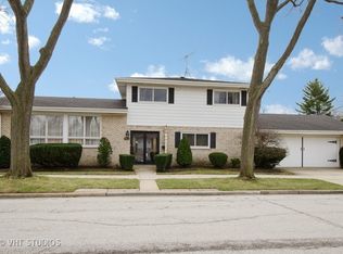 3853 Isabel St, Skokie, IL 60076