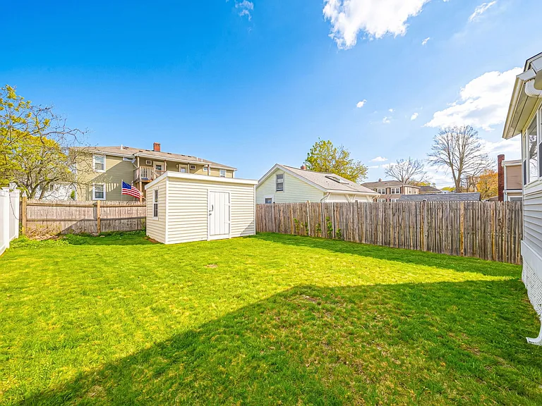 30 Arnold St — Photo 19
