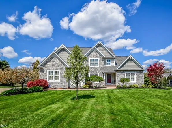 5879 Westridge Cir NW, North Canton, OH 44720