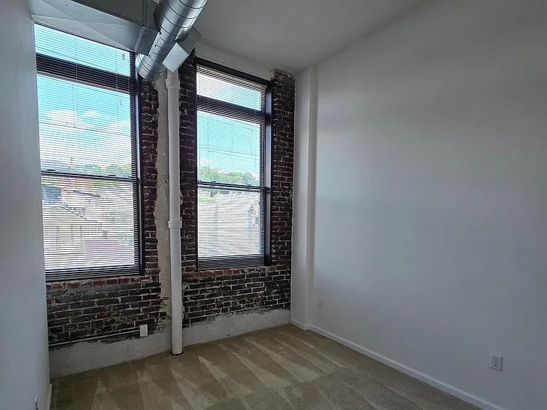 4368 Cresson St #302 — Photo 6
