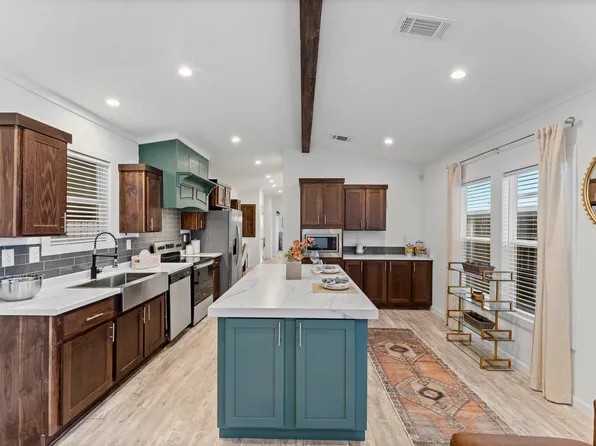 709 N Grand Ave, Olney, TX 76374