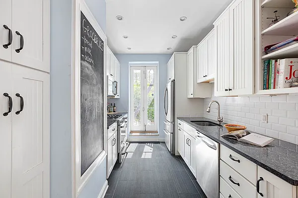 Rented by Compass | media 21