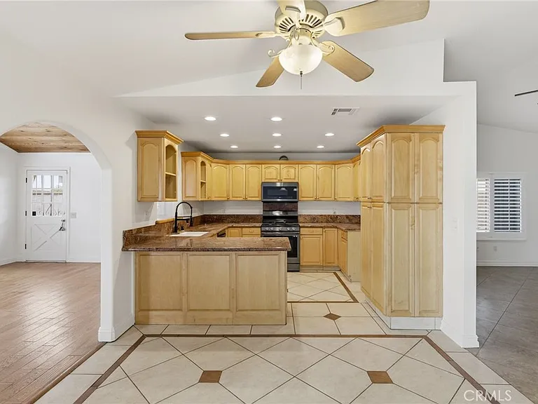 29628 Squaw Valley Dr — Photo 6