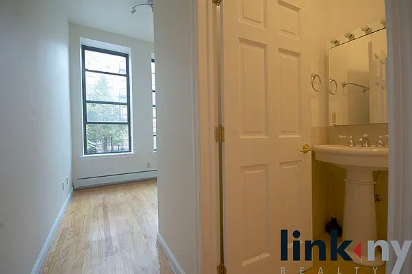 Rented by Link NY Realty | media 19