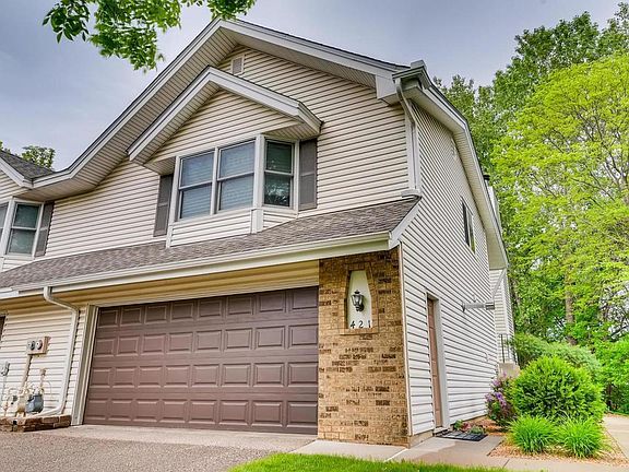 2nd image of 421 Wood Way
