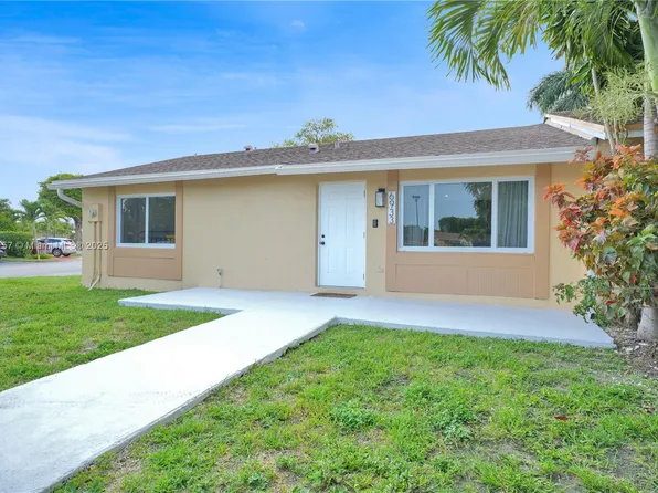 6933 SW 152nd Ct, Miami, FL 33193