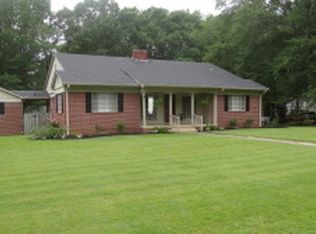 1907 Maple Rd, Corinth, MS 38834