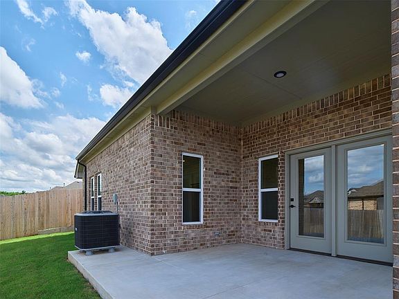 5th image of 3723 Hardy Dr